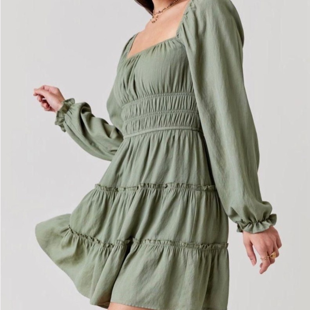 Francesca’s Long Sleeve Olive Green Smock Waist Mini Dress Sz. M NWOT